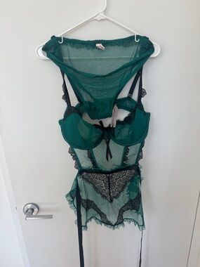 Victoria's Secret Emerald Green and Black Lace Bustier Set